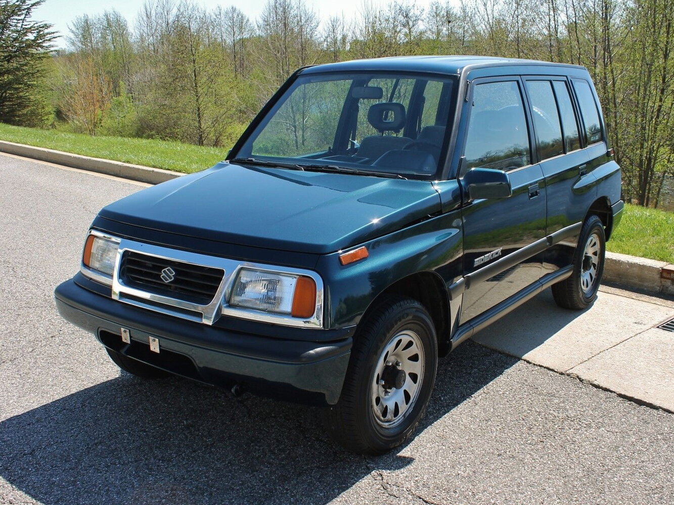 Suzuki Sidekick I, вид сбоку