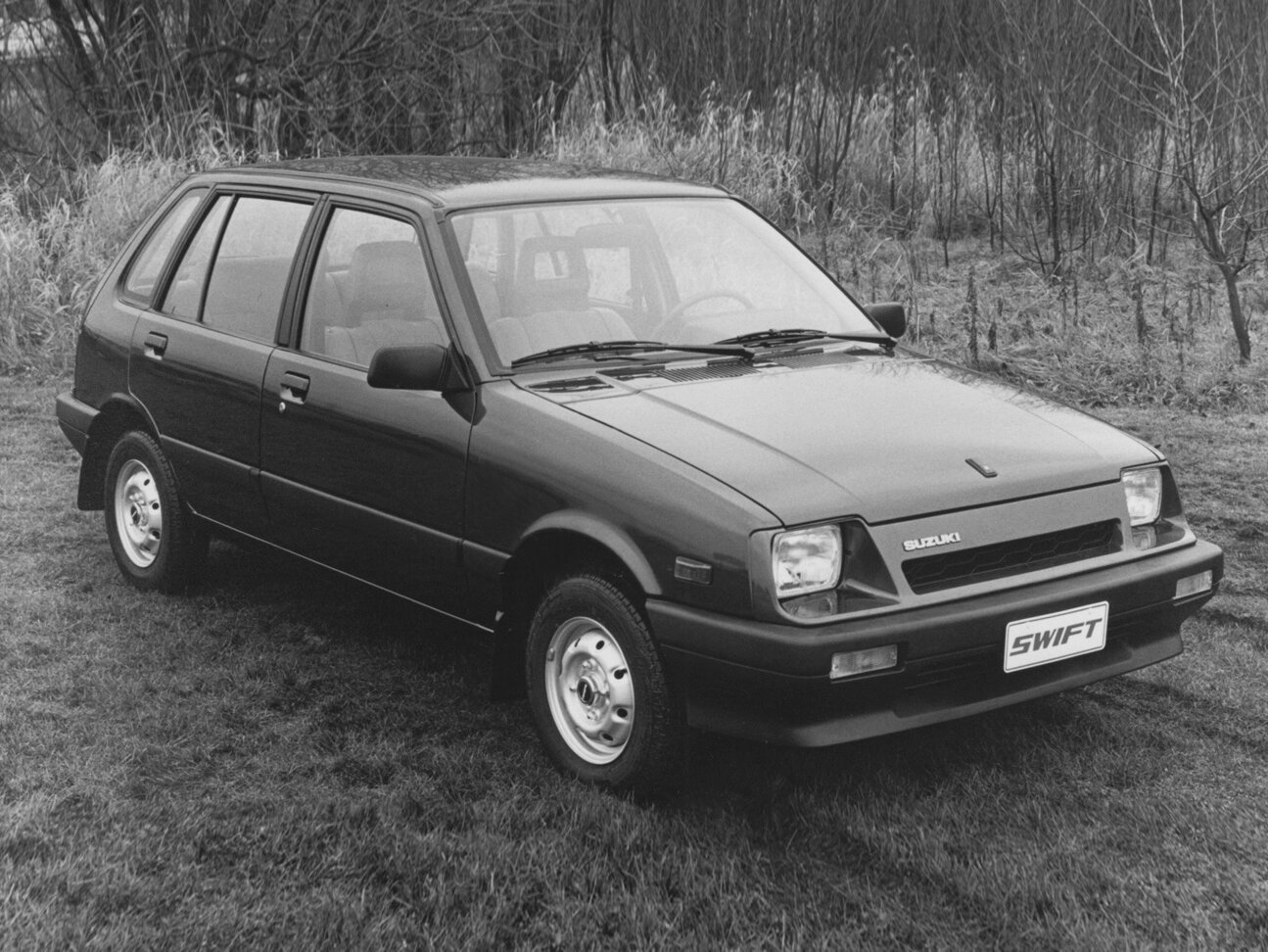 Suzuki Swift I, Хэтчбек 5 дв.: фото поколения