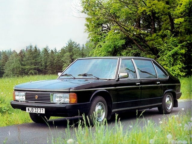 Tatra T613, вид сбоку