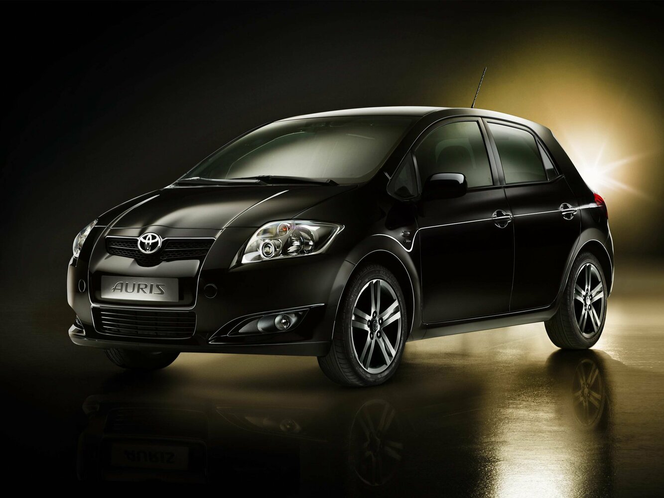 Toyota Auris I, Хэтчбек 5 дв.: фото поколения