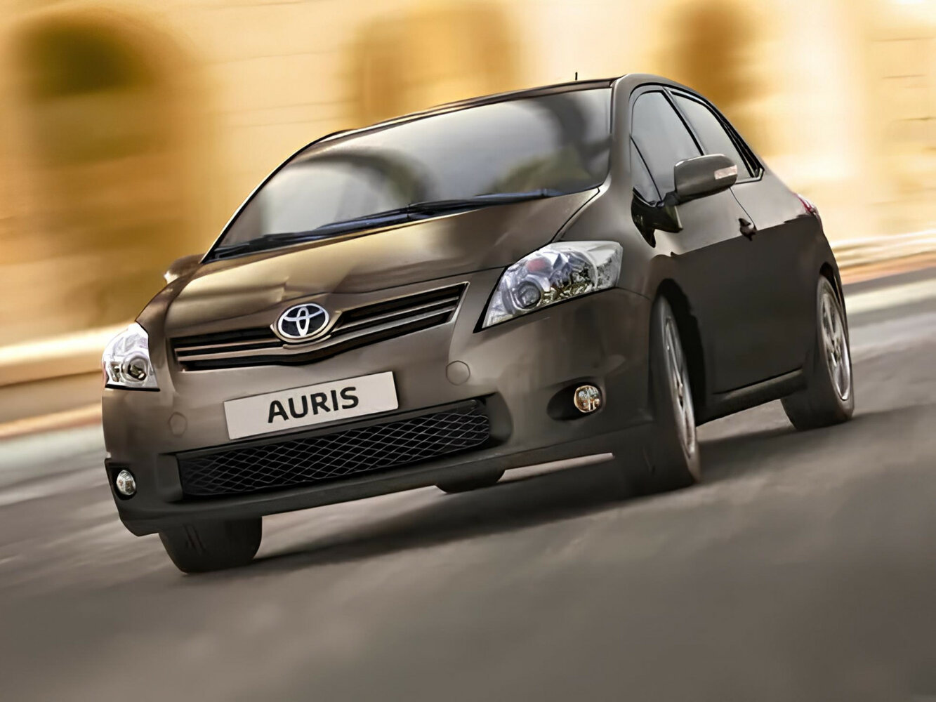 Toyota Auris I Рестайлинг, вид сбоку