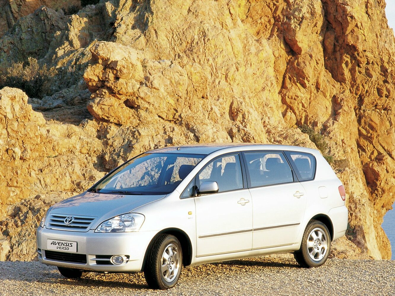 Toyota Avensis Verso I