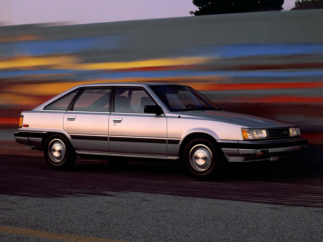 Toyota Camry I (V10), вид сбоку