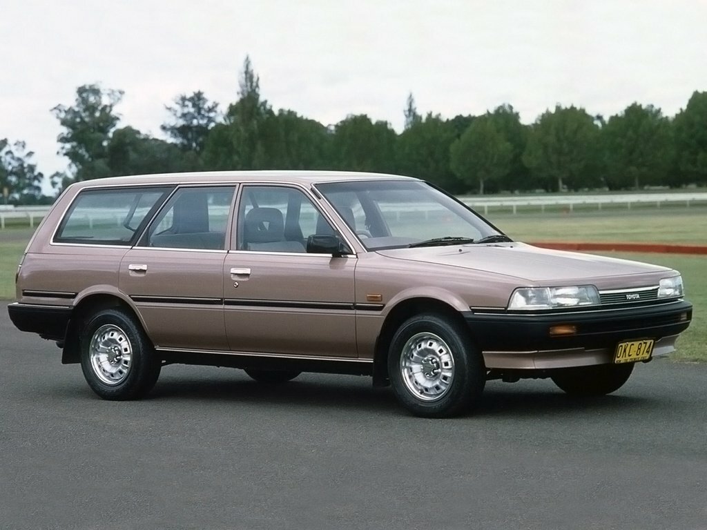 Toyota Camry II (V20), Универсал 5 дв.: фото поколения