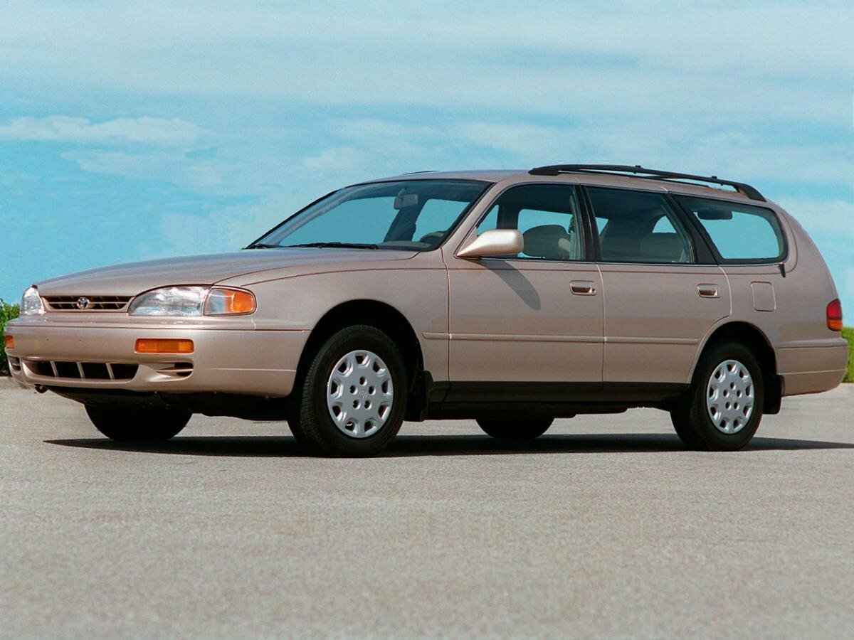 Toyota Camry III (XV10), вид сбоку