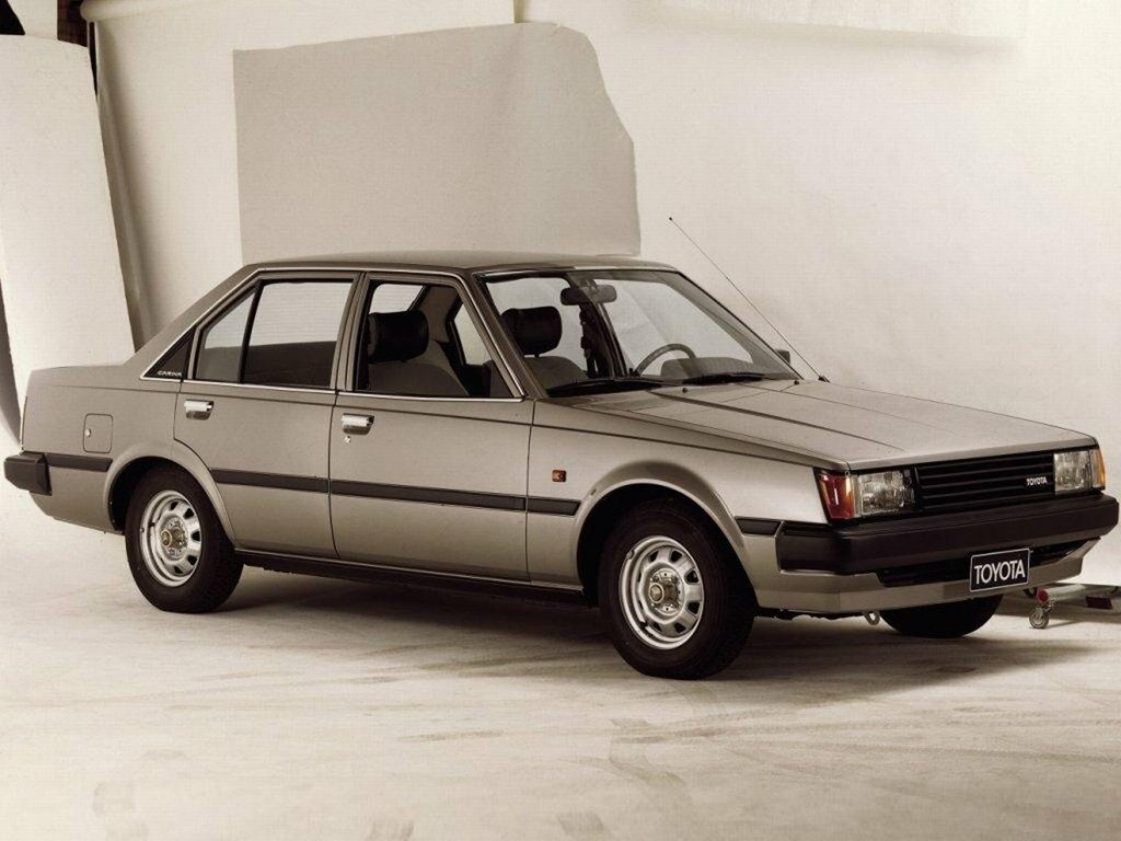 Toyota Carina III (A60), Седан: фото поколения