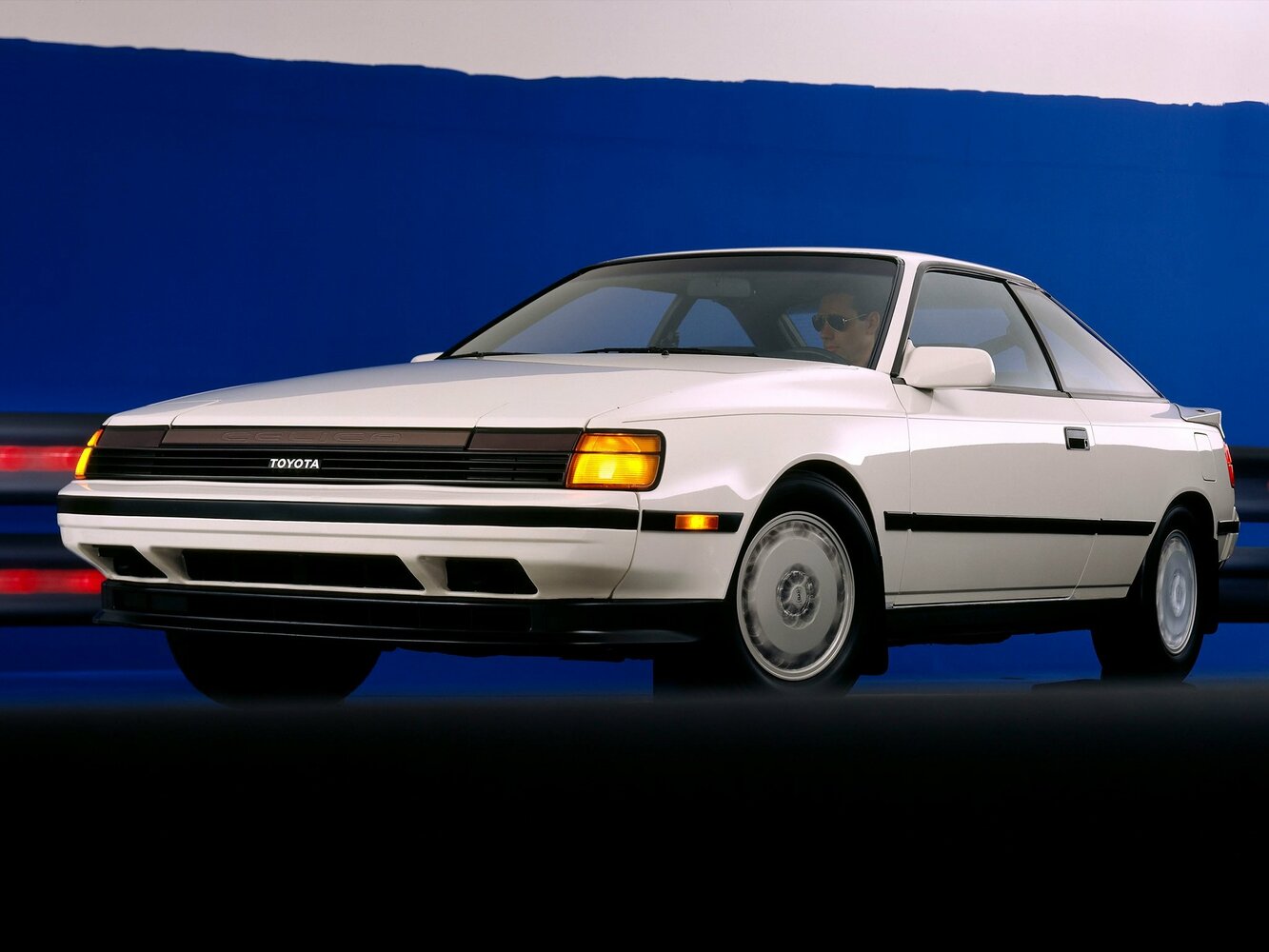 Toyota Celica IV (T160), вид сбоку