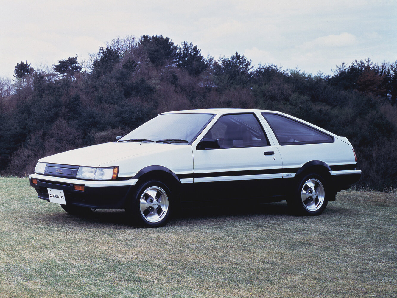 Toyota Corolla Levin IV (AE85/AE86), Хэтчбек 3 дв.: фото поколения