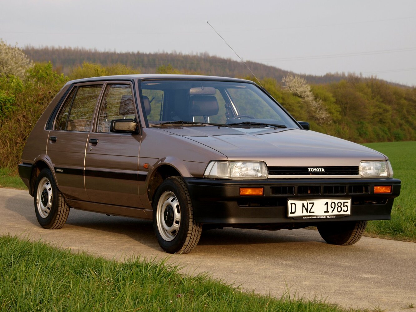 Toyota Corolla V (E80), Хэтчбек 5 дв.: фото поколения