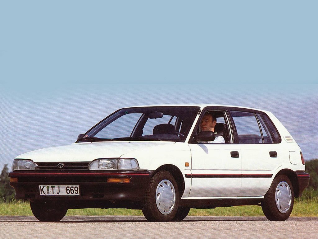 Toyota Corolla VI (E90), Хэтчбек 5 дв.: фото поколения