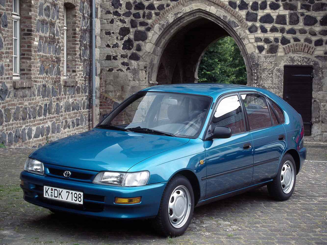 Toyota Corolla VII (E100), Хэтчбек 5 дв.: фото поколения