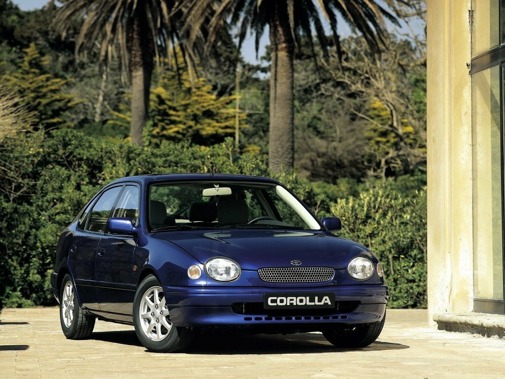Toyota Corolla VIII (E110), вид сбоку