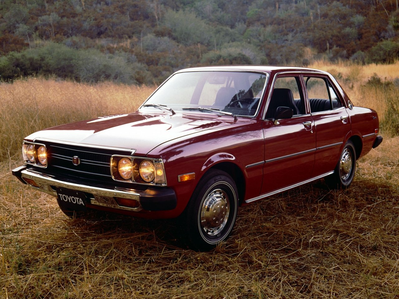 Toyota Corona V (T100, T110, T120), Седан: фото поколения
