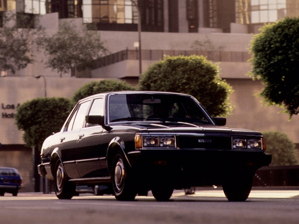Toyota Corona VI (T130), Седан: фото поколения