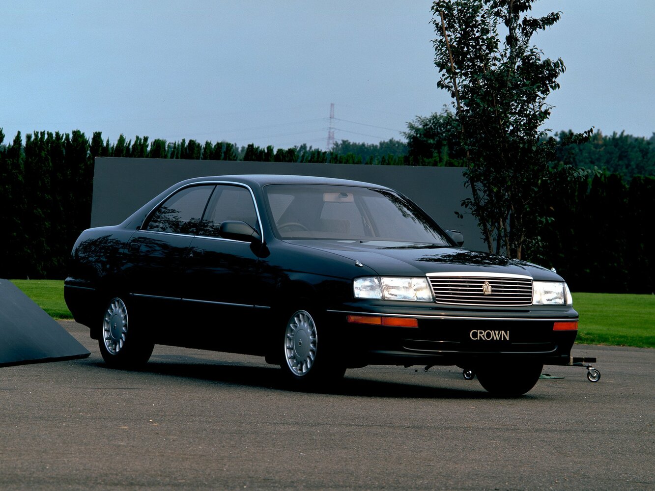 Toyota Crown IX (S140)