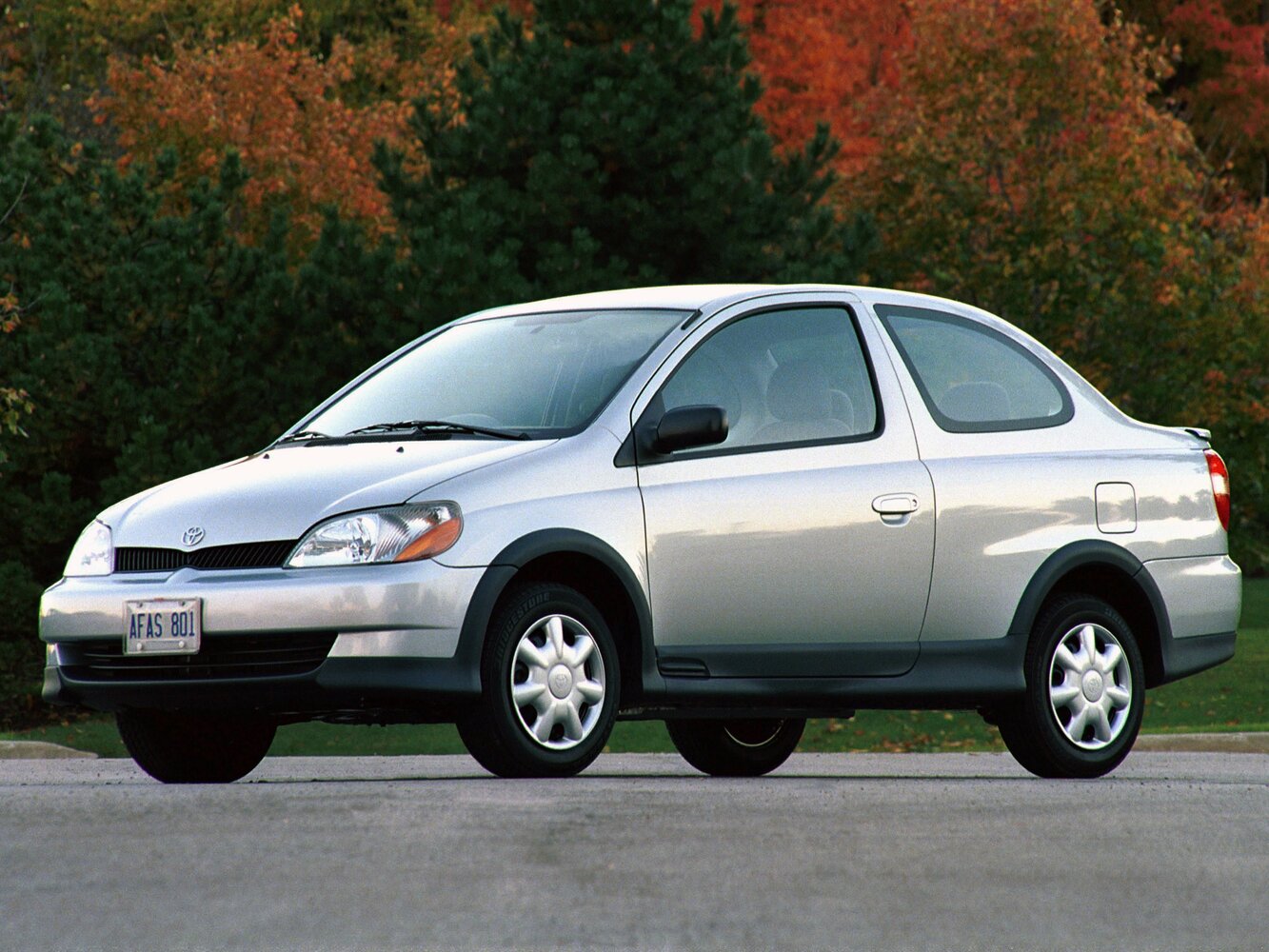 Toyota Echo, Купе: фото поколения