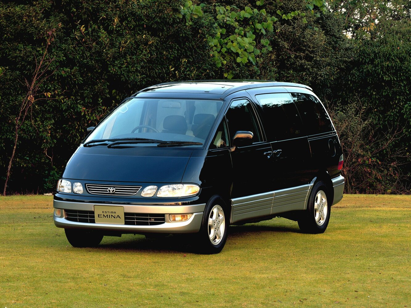 Toyota Estima I, Минивэн Emina: фото поколения