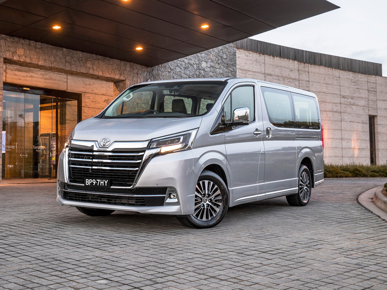 Toyota Granvia II