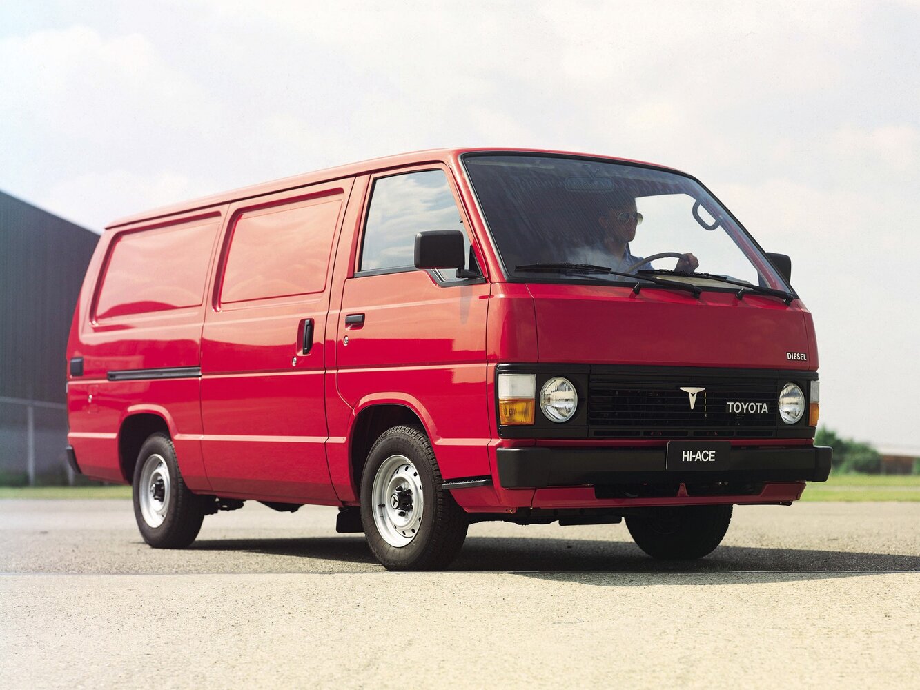 Toyota HiAce H50 H60 H70, вид сбоку