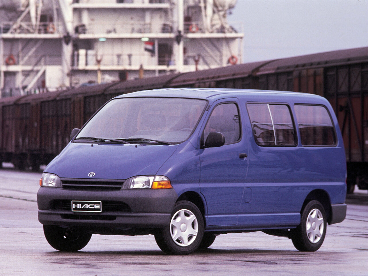 Toyota HiAce XH10