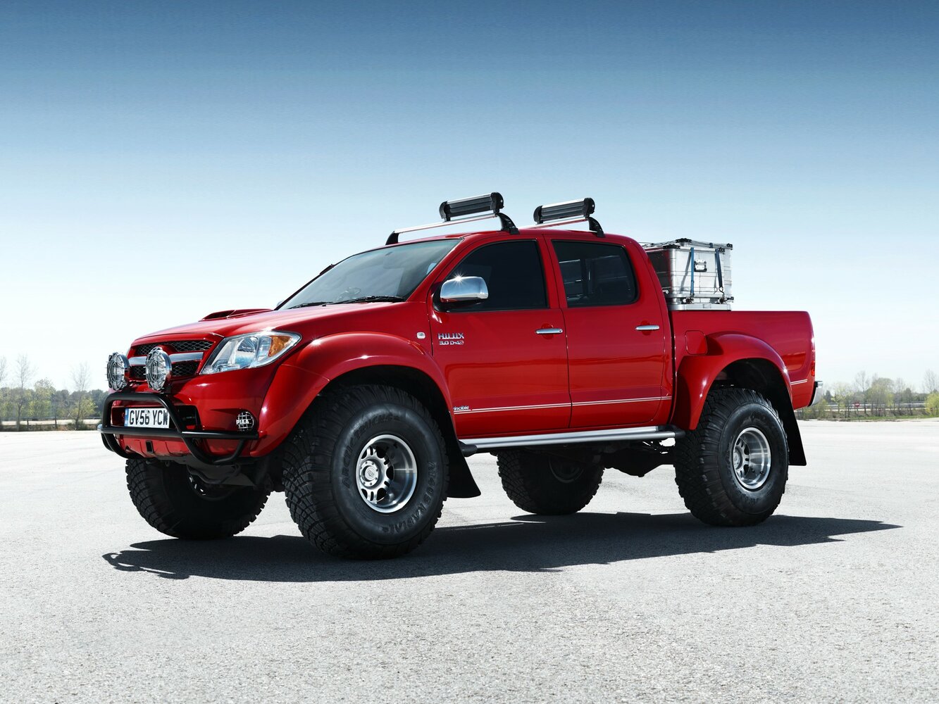 Toyota Hilux VII, Пикап Двойная кабина Arctic Trucks: фото поколения