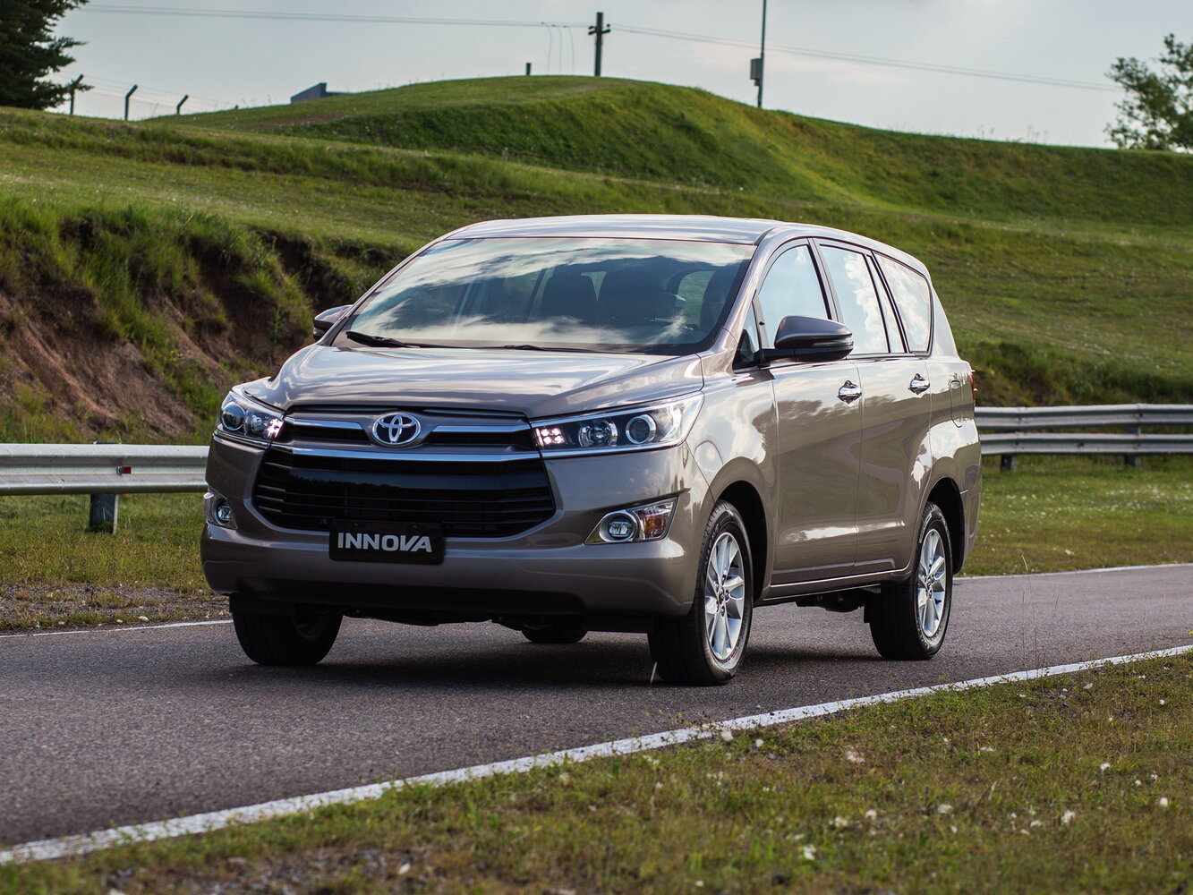 Toyota Innova II