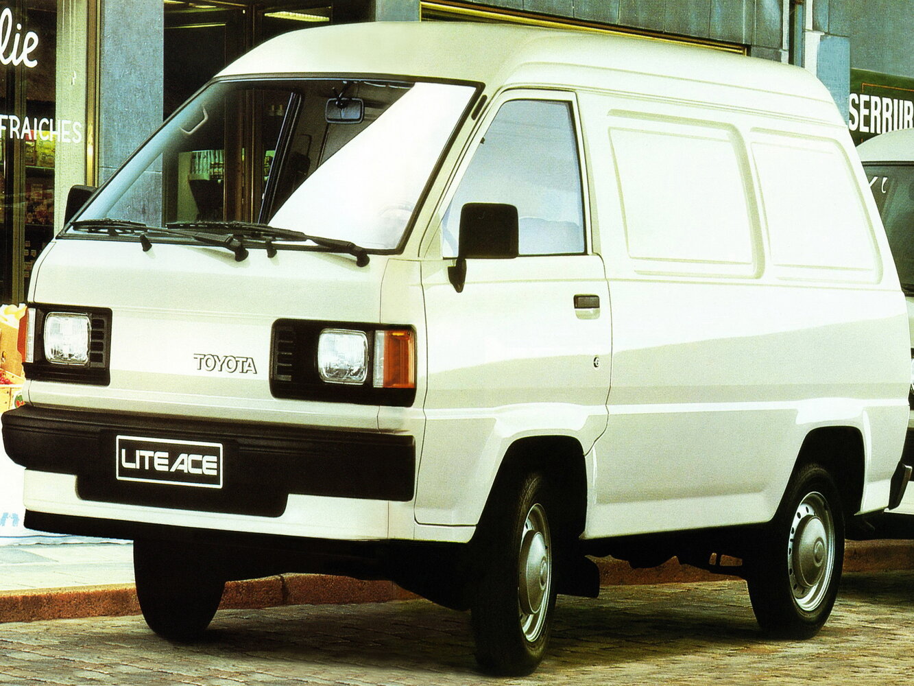 Toyota Lite Ace III, вид сбоку