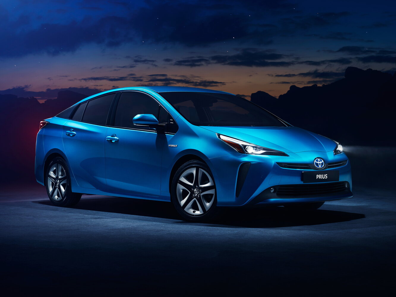 Toyota Prius IV Рестайлинг (XW50)
