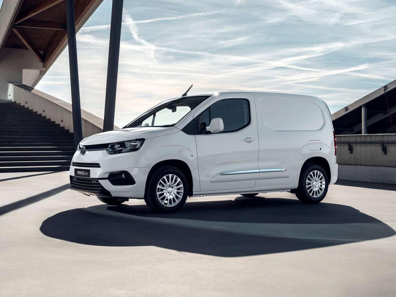 Toyota ProAce City I, вид сбоку