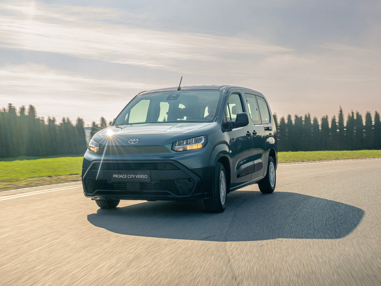 Toyota ProAce City I Рестайлинг, Компактвэн Verso L2: фото поколения