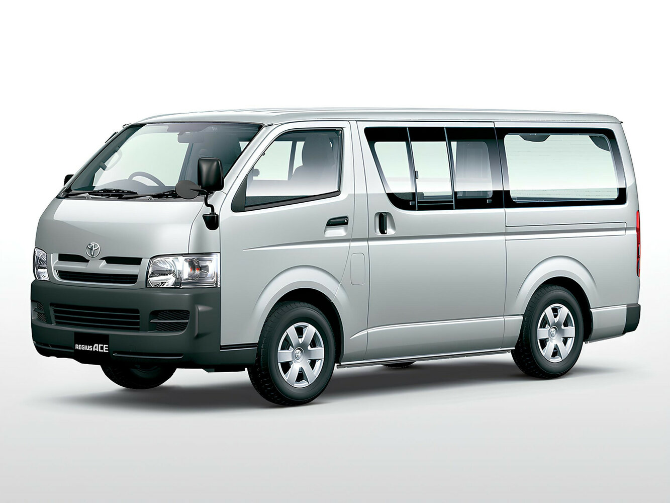 Toyota Regius Ace H200
