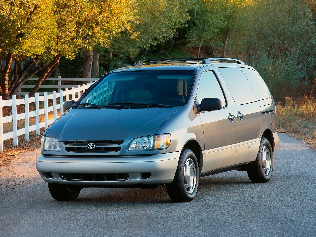 Toyota Sienna I