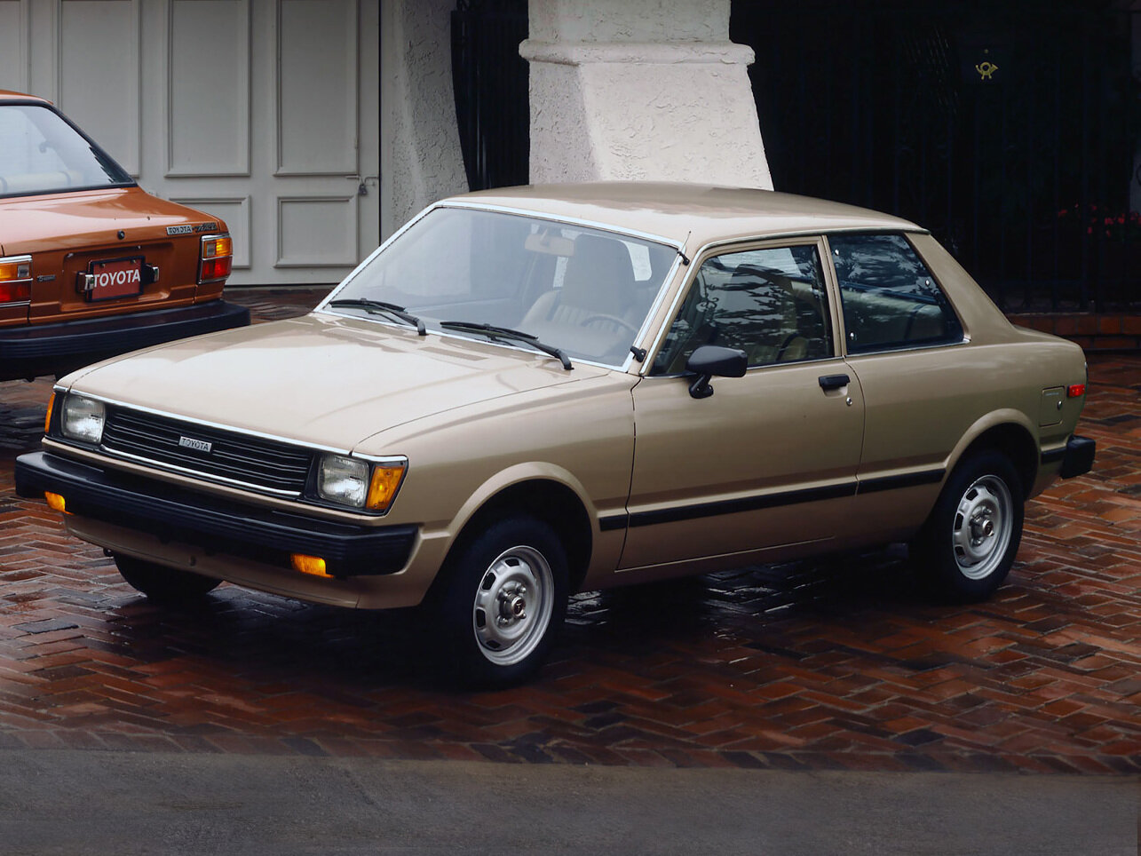 Toyota Tercel I (L10), Седан 2 дв.: фото поколения
