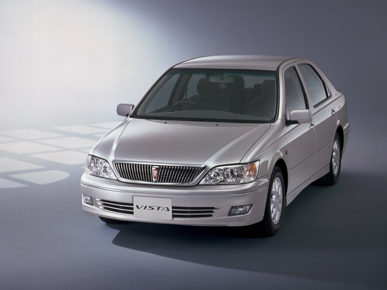 Toyota Vista V (V50) Рестайлинг, вид сбоку