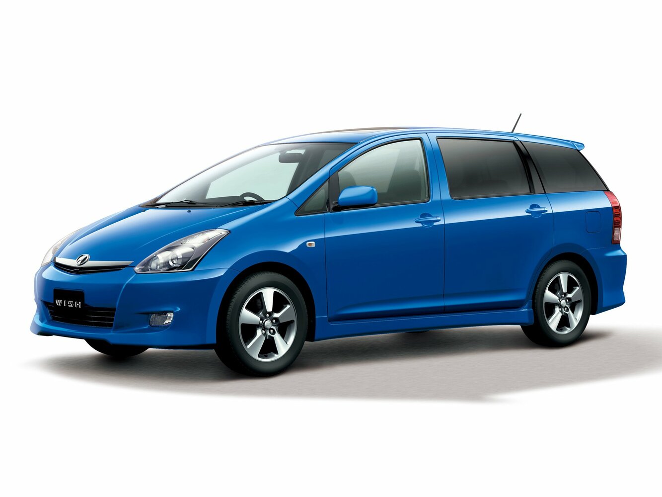 Toyota Wish I Рестайлинг