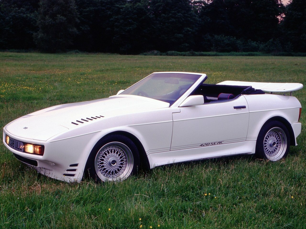 TVR 420, вид сбоку