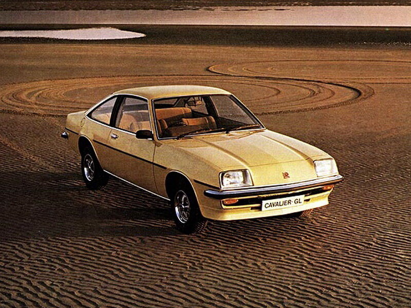 Vauxhall Cavalier I, вид сбоку
