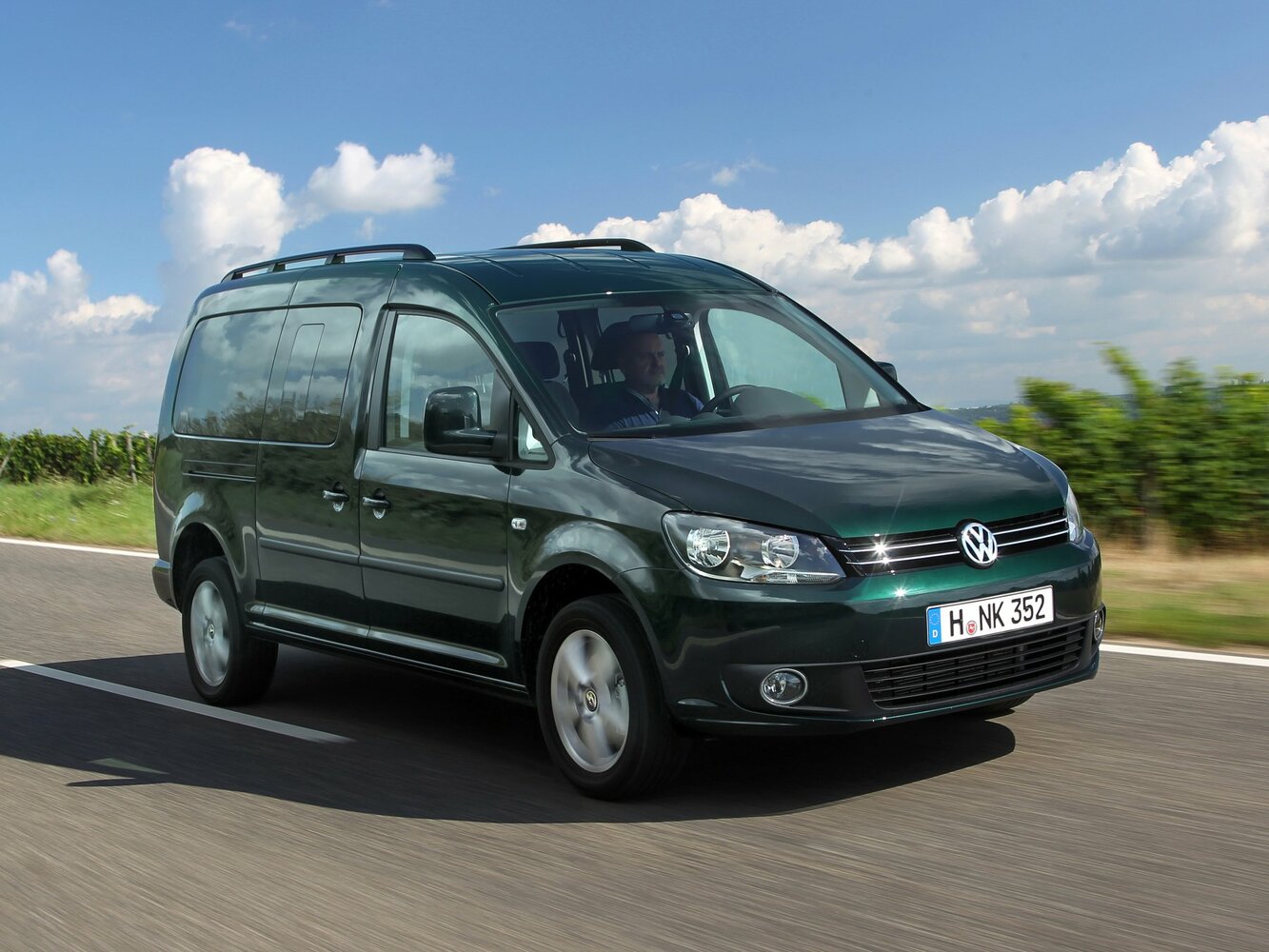 Volkswagen Caddy III Рестайлинг, вид сбоку