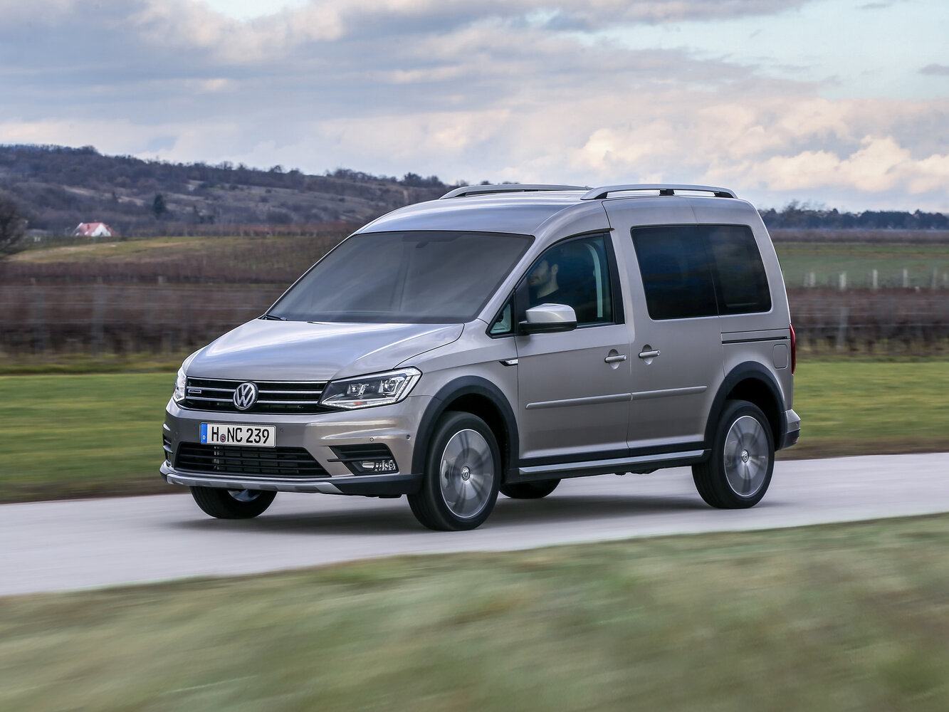Volkswagen Caddy IV, Компактвэн Alltrack: фото поколения