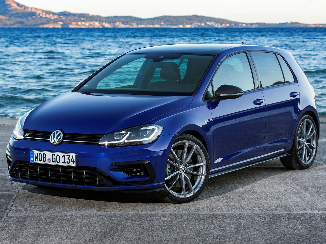 Volkswagen Golf R VII Рестайлинг, Хэтчбек 5 дв.: фото поколения
