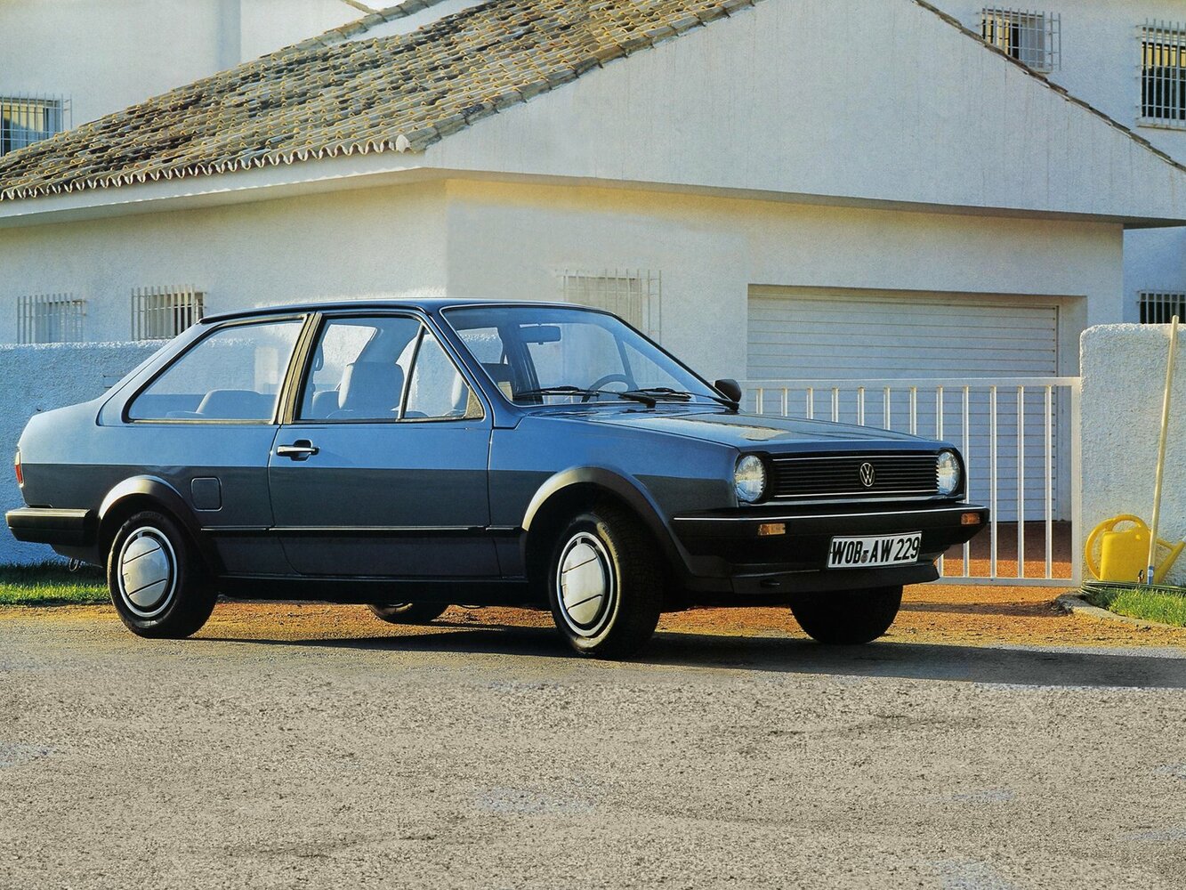 Volkswagen Polo I, вид сбоку