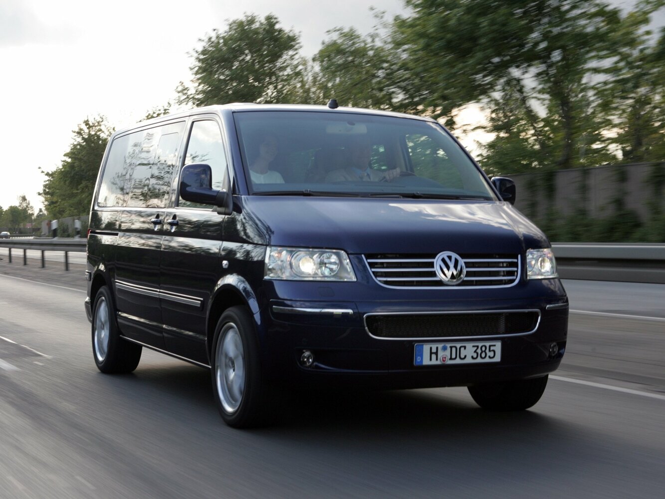 Volkswagen Transporter T5, Минивэн Long: фото поколения