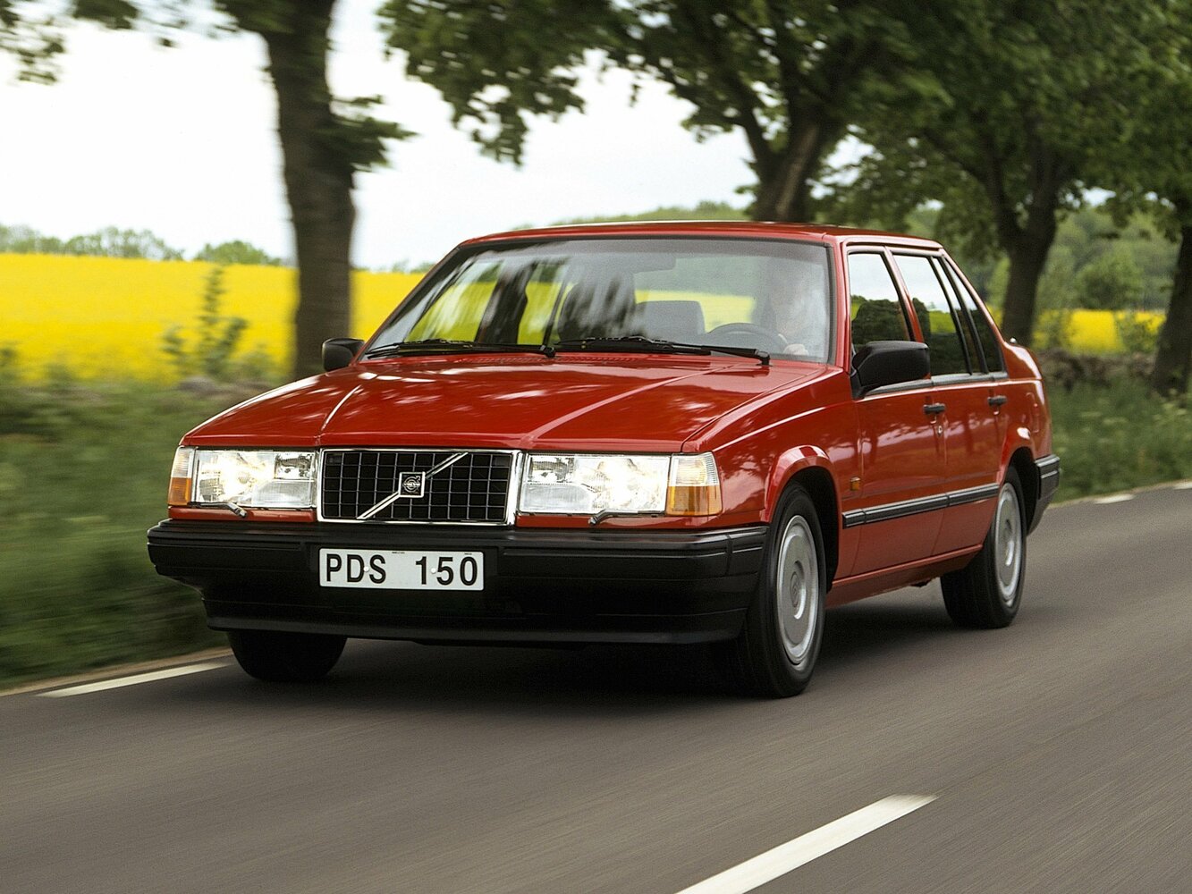 Volvo 940, вид сбоку