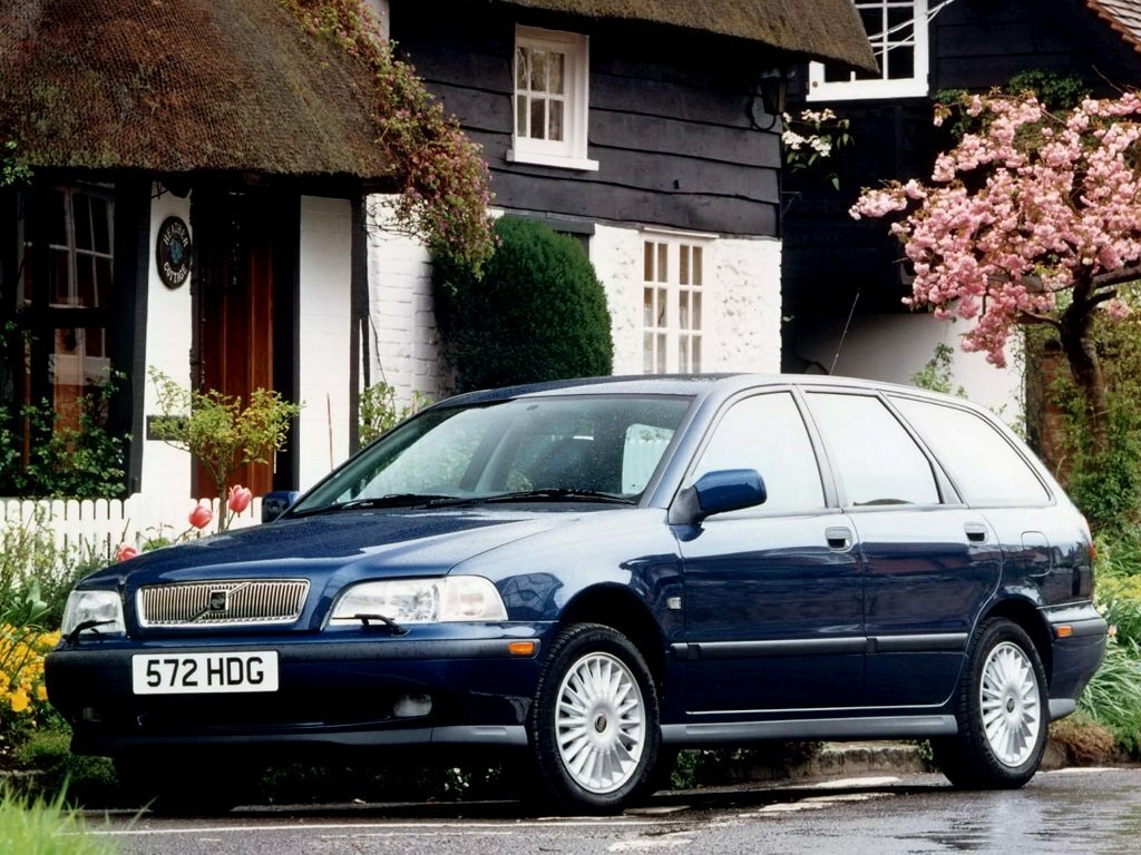 Volvo V40 I