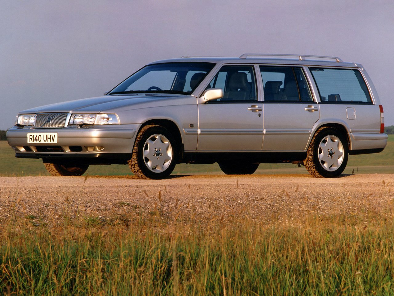 Volvo V90 I