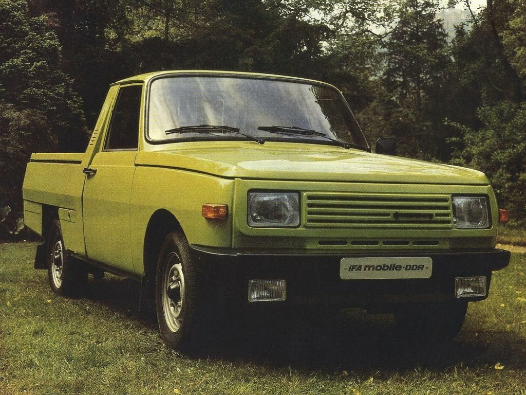 Wartburg 353, вид сбоку